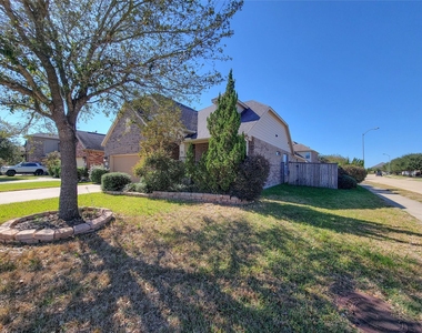 4102 Astoria Manor Lane - Photo Thumbnail 2