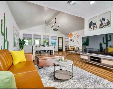 3107 Cherry Creek Drive - Photo Thumbnail 12