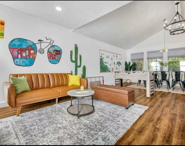 3107 Cherry Creek Drive - Photo Thumbnail 13