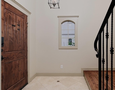 514 Cortlandt Street - Photo Thumbnail 4