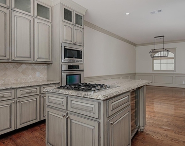 514 Cortlandt Street - Photo Thumbnail 13