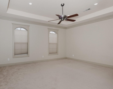 514 Cortlandt Street - Photo Thumbnail 25