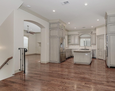 514 Cortlandt Street - Photo Thumbnail 10
