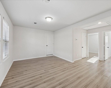 756 Lake Lacosta Dr - Photo Thumbnail 12