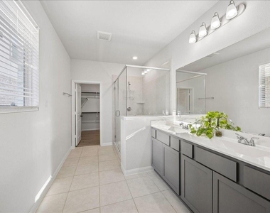 756 Lake Lacosta Dr - Photo Thumbnail 10