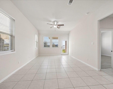 756 Lake Lacosta Dr - Photo Thumbnail 8