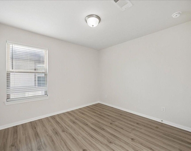 756 Lake Lacosta Dr - Photo Thumbnail 15