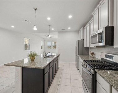 756 Lake Lacosta Dr - Photo Thumbnail 3
