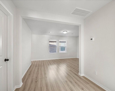 756 Lake Lacosta Dr - Photo Thumbnail 13
