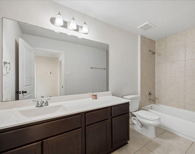 756 Lake Lacosta Dr - Photo Thumbnail 16