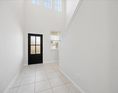 756 Lake Lacosta Dr - Photo Thumbnail 7