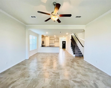 1915 Orchard Berry Lane - Photo Thumbnail 8