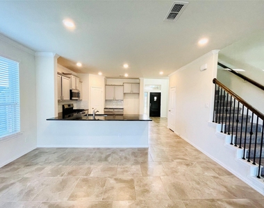 1915 Orchard Berry Lane - Photo Thumbnail 9