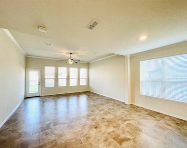 1915 Orchard Berry Lane - Photo Thumbnail 4