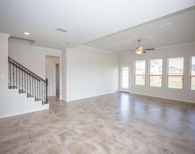 1915 Orchard Berry Lane - Photo Thumbnail 17