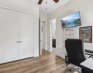 2305 Camden Drive - Photo Thumbnail 12