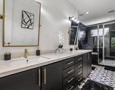 2305 Camden Drive - Photo Thumbnail 14