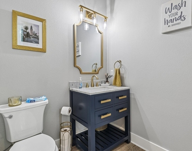 2305 Camden Drive - Photo Thumbnail 18