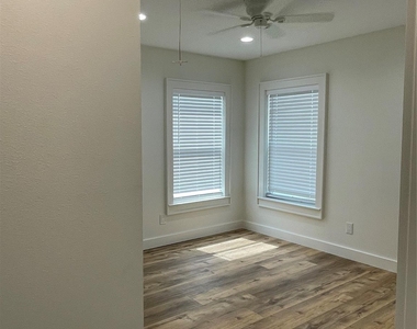 1026 Kern Street - Photo Thumbnail 8