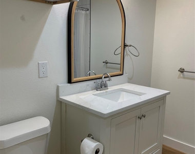 1026 Kern Street - Photo Thumbnail 6