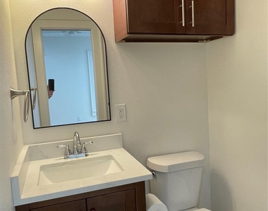 1026 Kern Street - Photo Thumbnail 7