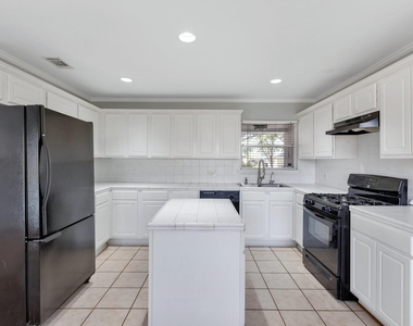 4750 Sanford Road - Photo Thumbnail 7