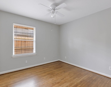4750 Sanford Road - Photo Thumbnail 13