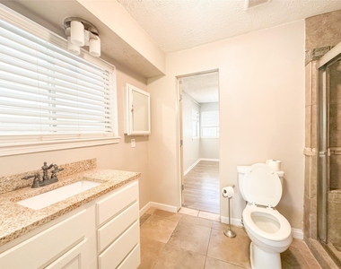4904 Meadow Lark Lane - Photo Thumbnail 7