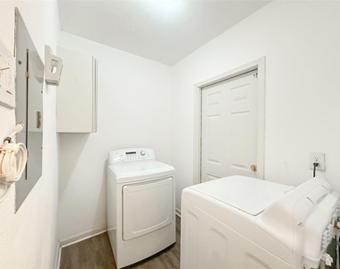 4904 Meadow Lark Lane - Photo Thumbnail 11
