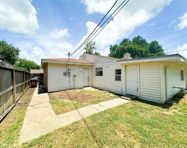 4904 Meadow Lark Lane - Photo Thumbnail 19