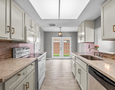 11731 Flushing Meadows Drive - Photo Thumbnail 3