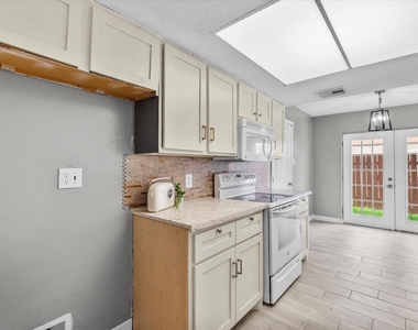 11731 Flushing Meadows Drive - Photo Thumbnail 4
