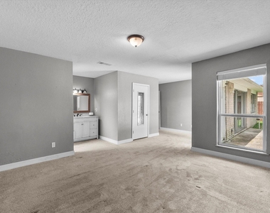11731 Flushing Meadows Drive - Photo Thumbnail 16