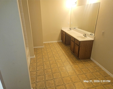 843 Darbydale Crossing Lane - Photo Thumbnail 19