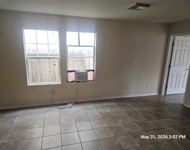 843 Darbydale Crossing Lane - Photo Thumbnail 4
