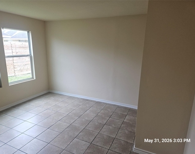 843 Darbydale Crossing Lane - Photo Thumbnail 6