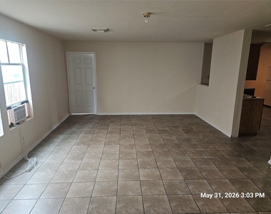 843 Darbydale Crossing Lane - Photo Thumbnail 3