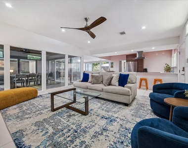 9769 Oak Point Drive - Photo Thumbnail 2