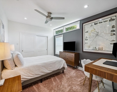 9769 Oak Point Drive - Photo Thumbnail 18