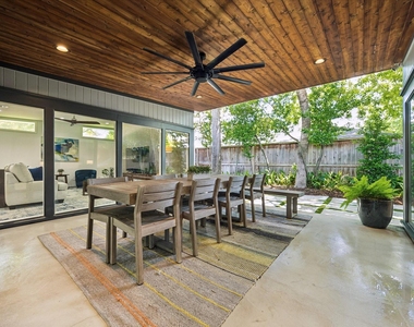 9769 Oak Point Drive - Photo Thumbnail 3