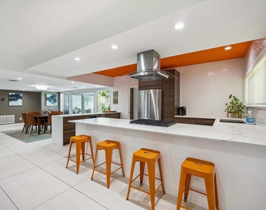 9769 Oak Point Drive - Photo Thumbnail 8