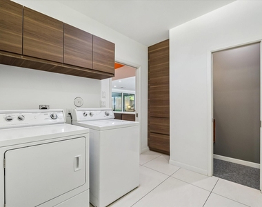 9769 Oak Point Drive - Photo Thumbnail 23