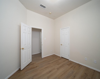 18 Painted Canyon Place - Photo Thumbnail 15