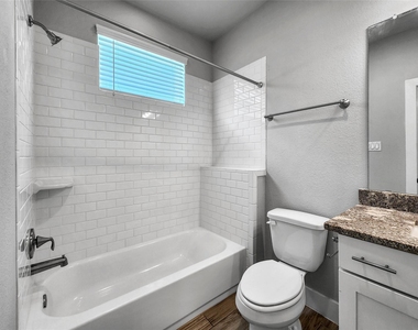 910 W 35th Street - Photo Thumbnail 12