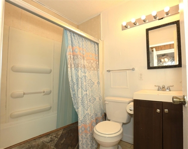 302 Circle Way - Photo Thumbnail 9