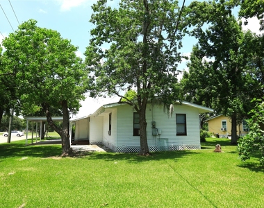 302 Circle Way - Photo Thumbnail 10