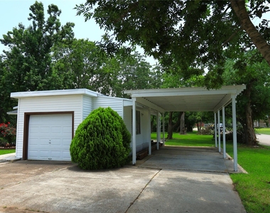 302 Circle Way - Photo Thumbnail 2