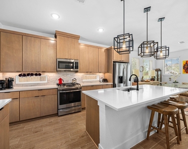 7618 Redbud Orchard Road - Photo Thumbnail 8