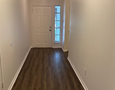 9217 Mohawk Drive - Photo Thumbnail 2