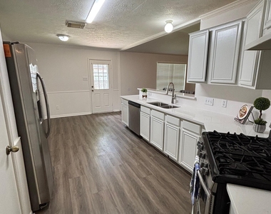 9217 Mohawk Drive - Photo Thumbnail 4